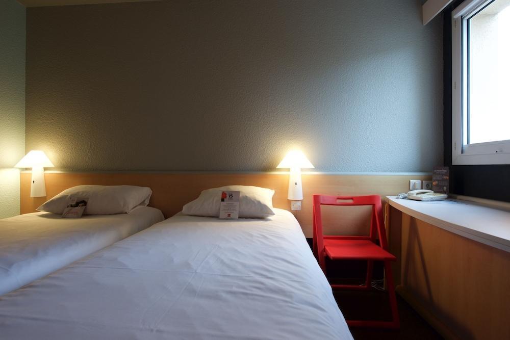 Отель Ibis Pau Лескар Экстерьер фото