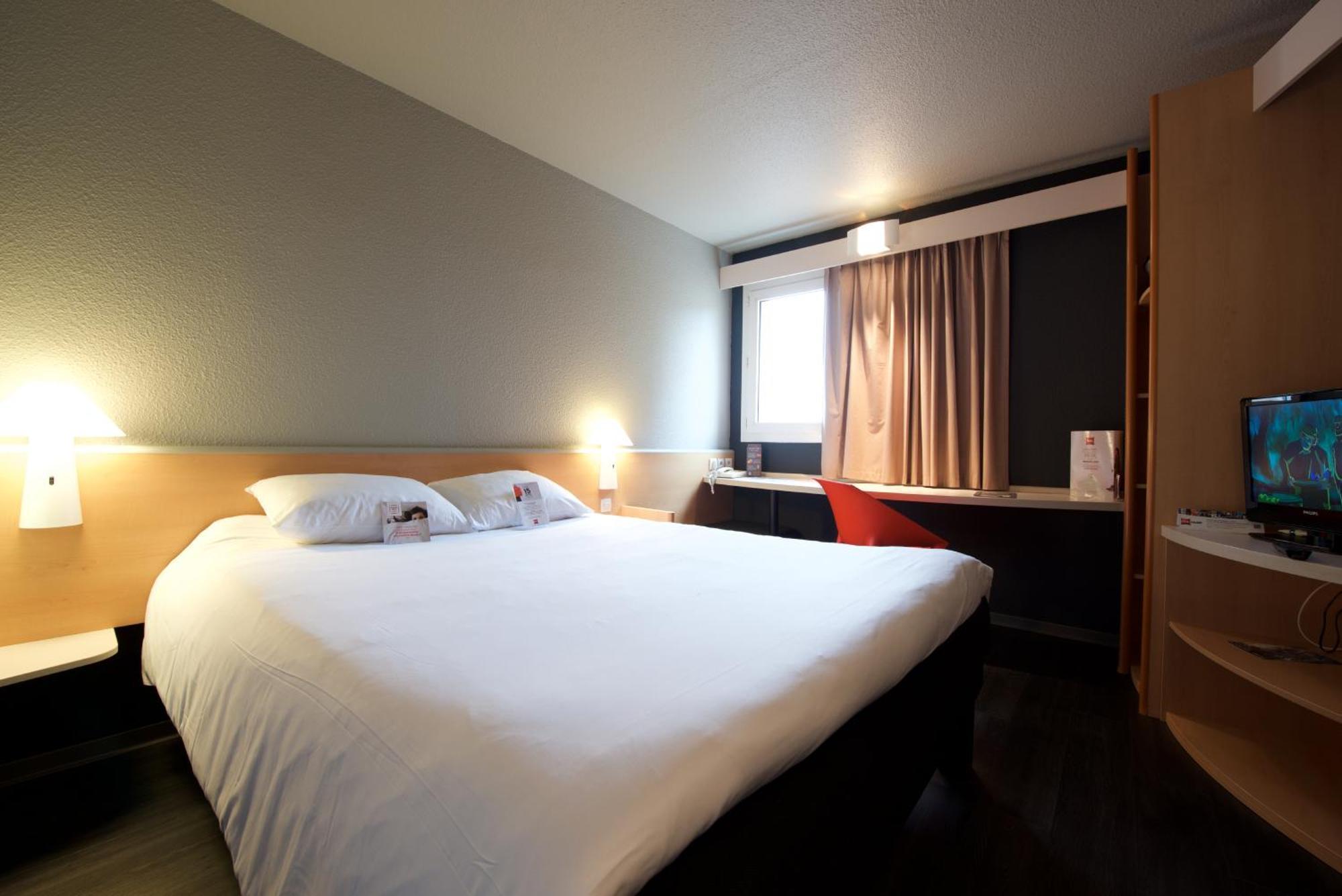 Отель Ibis Pau Лескар Номер фото